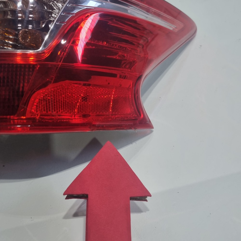 Lanterna Do Lado Direito Nissan Sentra Modelos 2013/2016 Direito/passageiro 7