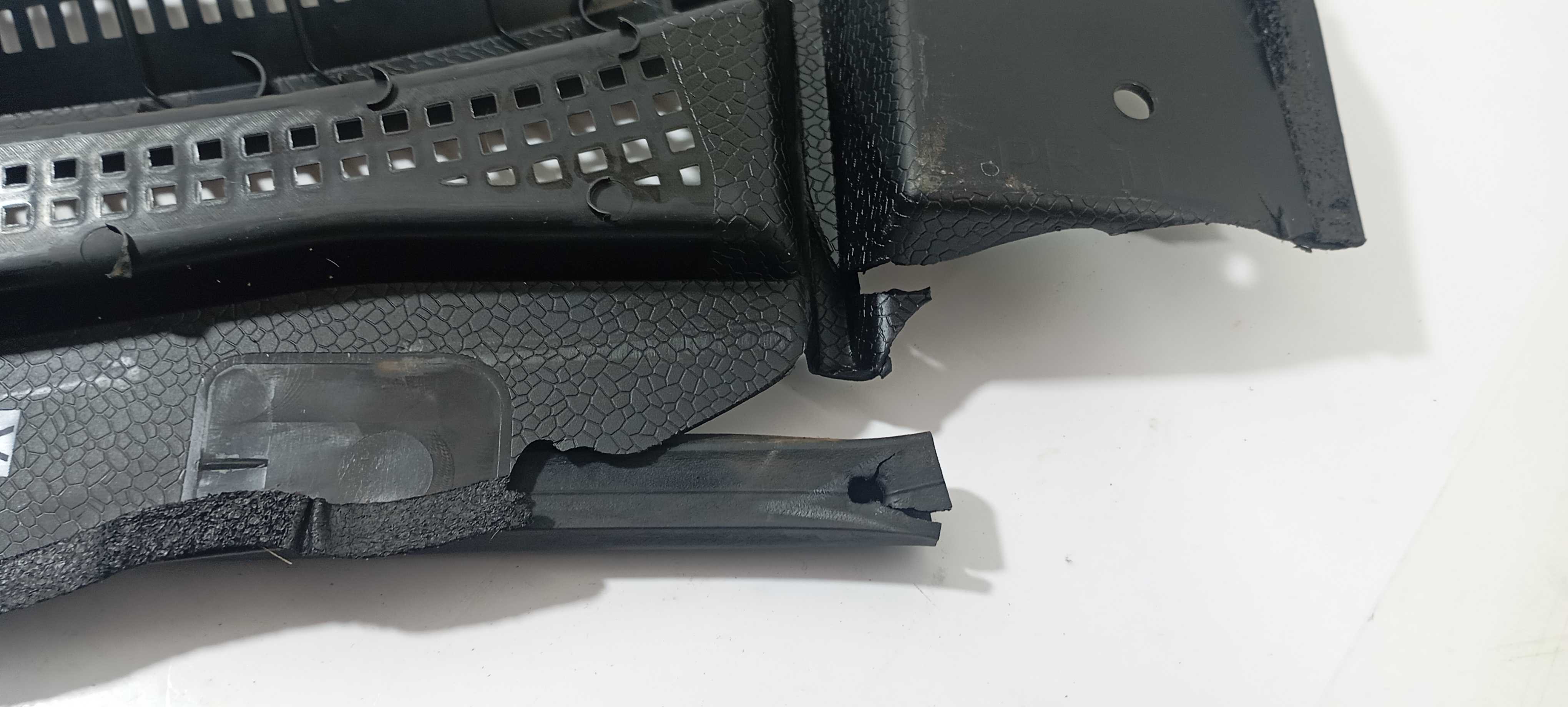 Churrasqueira Renault Kwid 2021 668118617r Detalhe Preto 8