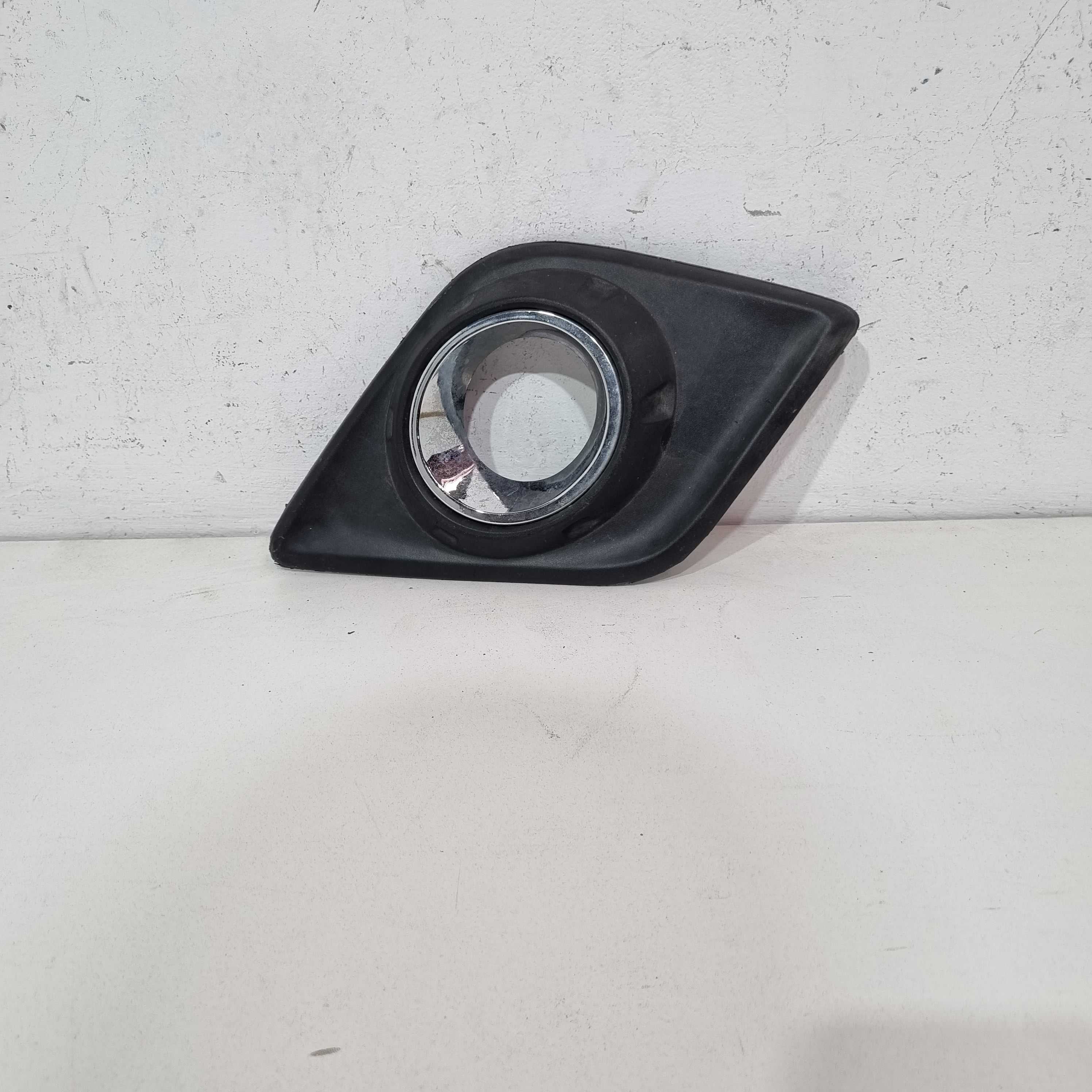Moldura Farol Milha, Esquerdo Hilux 2016/18 Import C/detalhe Cromado Esquerdo 8