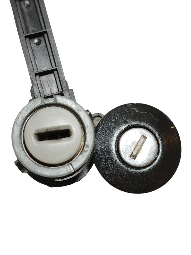 Kit Cilindro Ignição Maçaneta Porta Malas Gm Celta 2007 Preta Dianteira 10