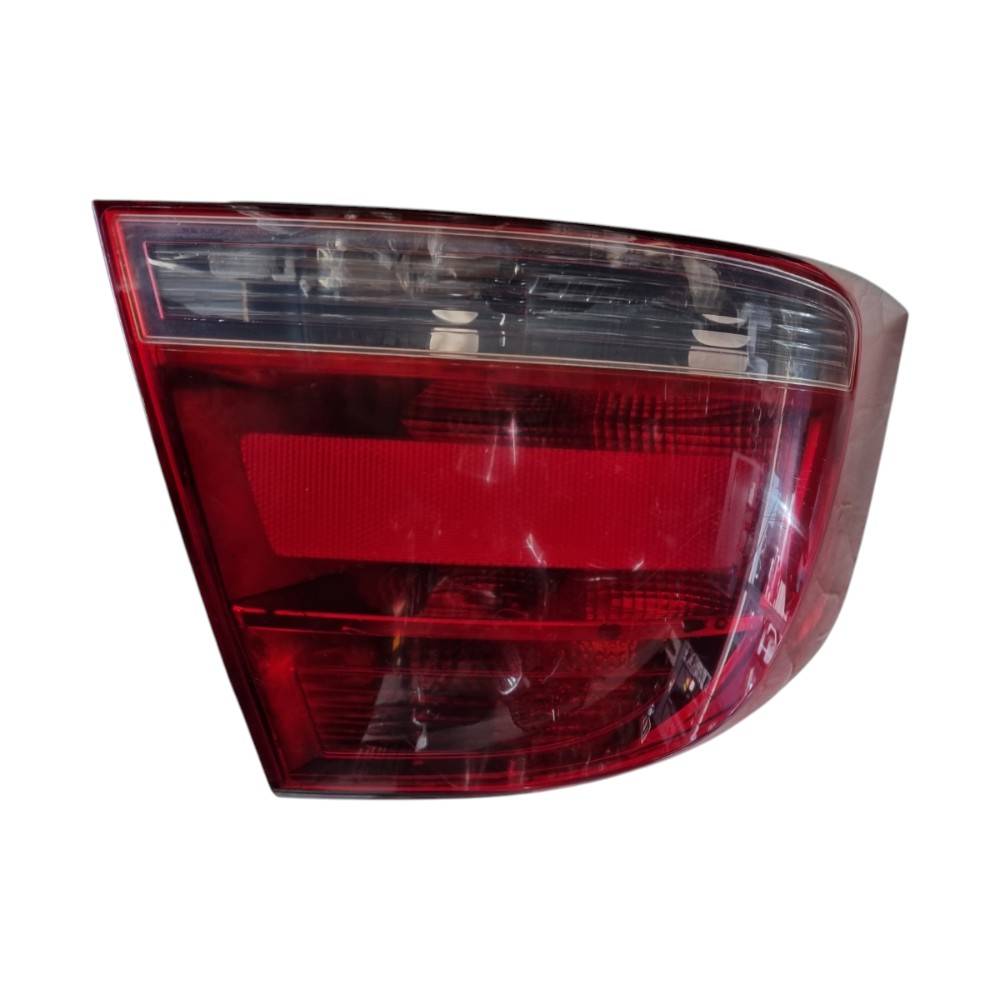 Lanterna Esquerda Volks Voyage 2009 2015 Vermelha