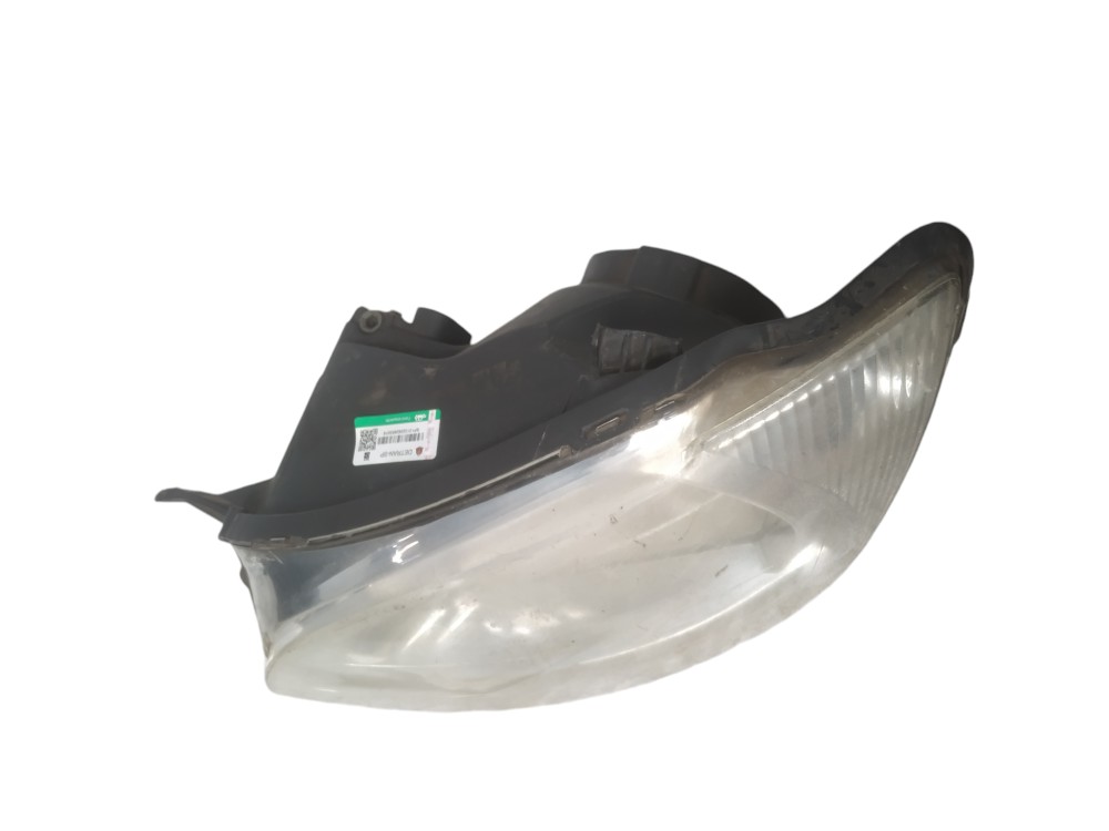 Farol direito GM Classic 2012 com detalhe 2