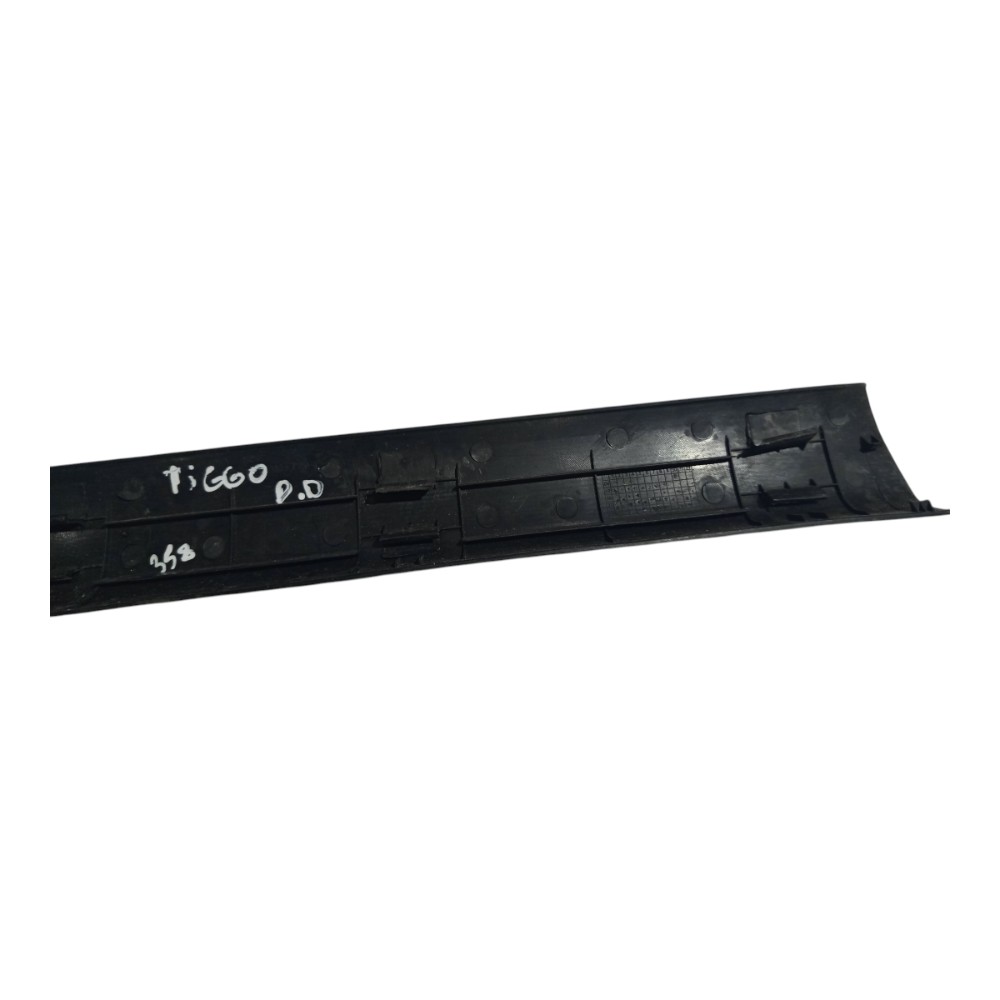 Moldura Soleira Dianteira Direita Chery Tiggo 2010 A 2015 Preto 1