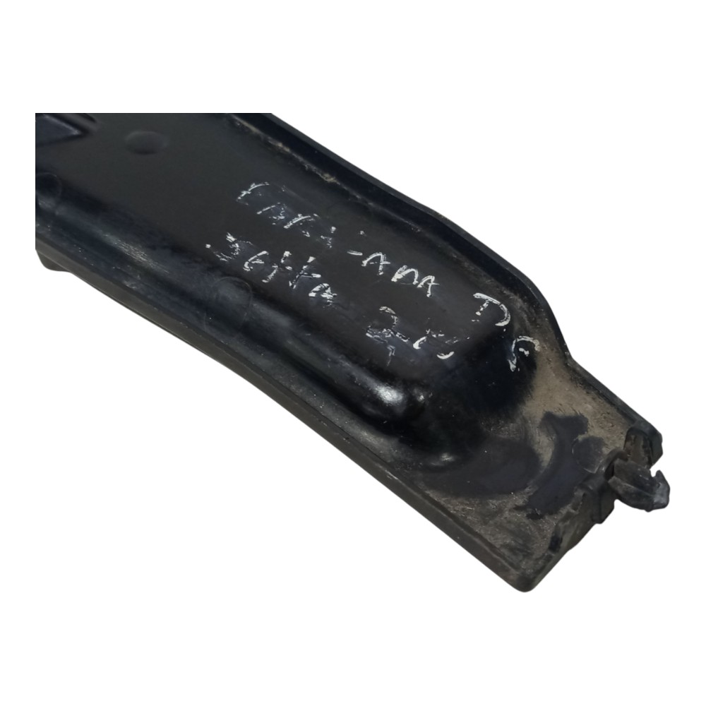 Placa Interna Proteção Parachoque Esquerdo Jetta 2016 2017 Preto 1