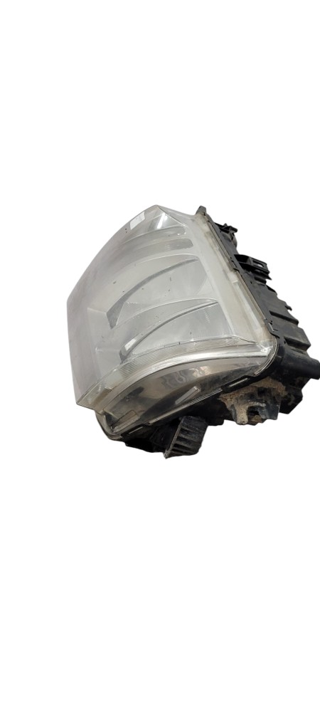 Farol Direto Volvo Fh New 2015 1