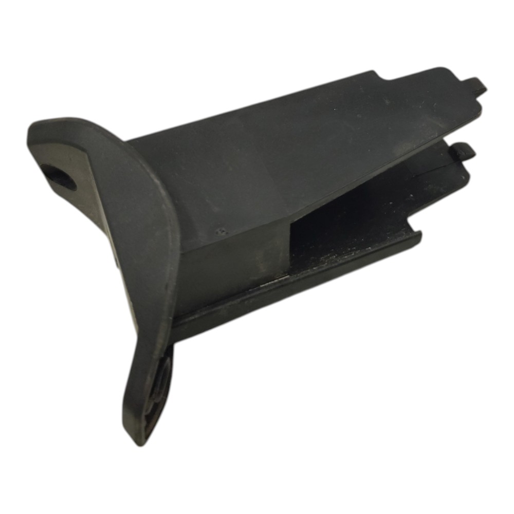 Suporte batente fechadura portinhola tanque GM Vectra 2011 3