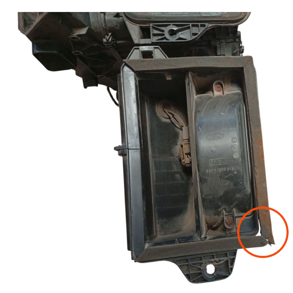 Caixa Ventilação Ar Forçado Ford Ka 99 2000 2003 Detalhe Preto 7