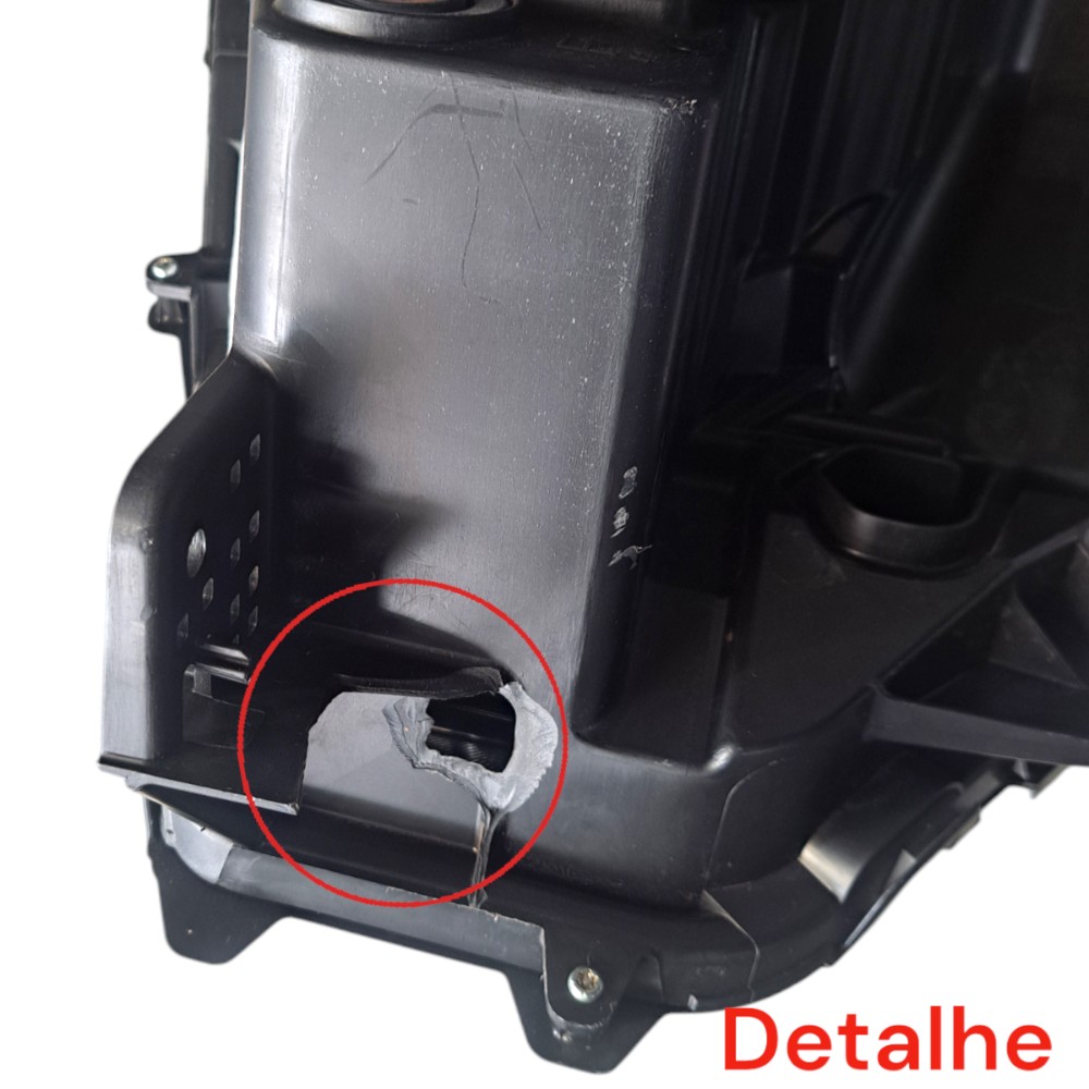 Farol Inferior Direito Eclipse Cross 2023