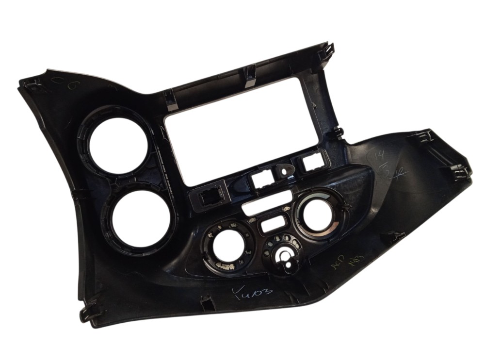 MOLDURA PAINEL CENTRA AR TOYOTA ETIOS 16/20 2