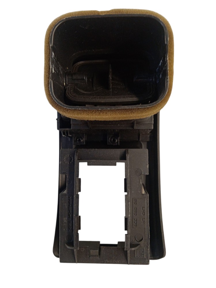 Moldura C/difusor De Ar Esquerdo Gm Astra 5