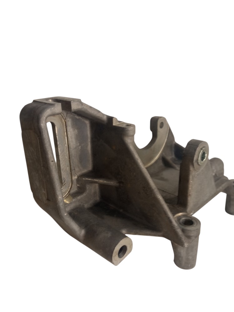 SUPORTE COMPRESSOR AR CONDICIONADO PAJERO TR4/PAJERO IO 2.0 3