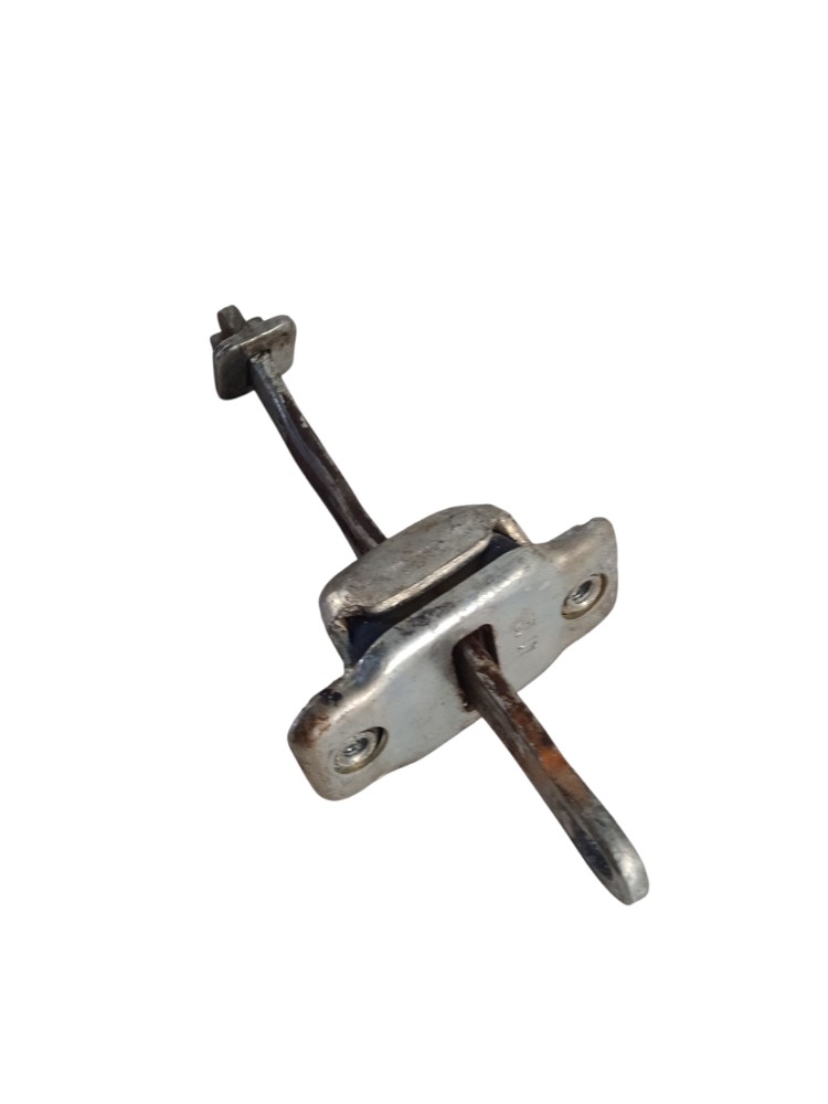 LIMITADOR PORTA TRASEIRA ESQUERDO GM CORSA CLASSIC 2