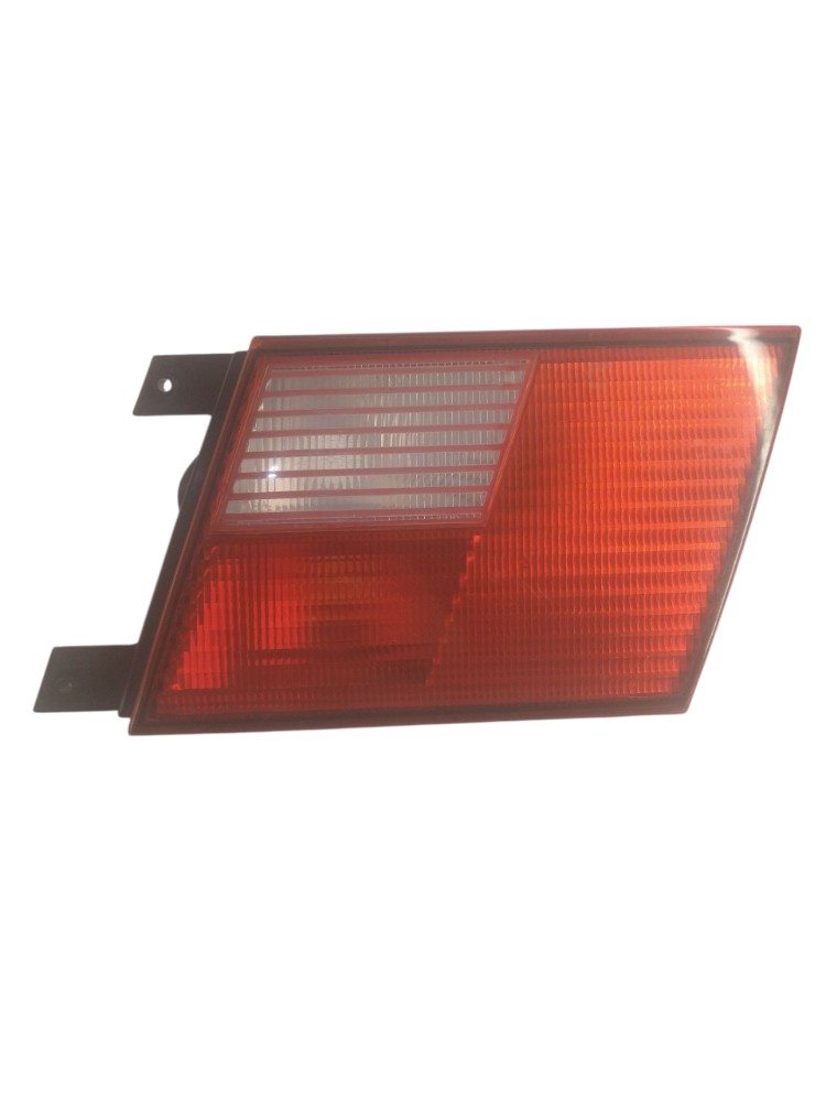 Lanterna Tampa Traseira Lado Direito Santana/quantum Direito/passageiro Vermelho 3
