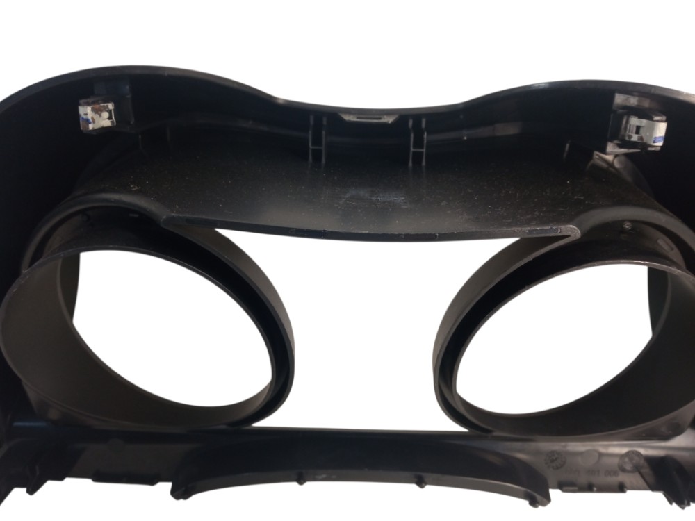MOLDURA CENTRAL DE INSTRUMENTOS PAJERO TR4 3
