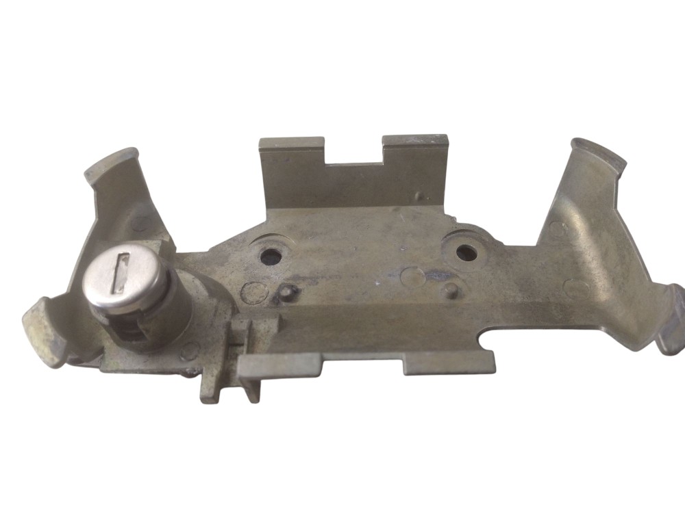 Suporte Maçaneta Dianteiro Direita Gm Corsa Classic/corsa