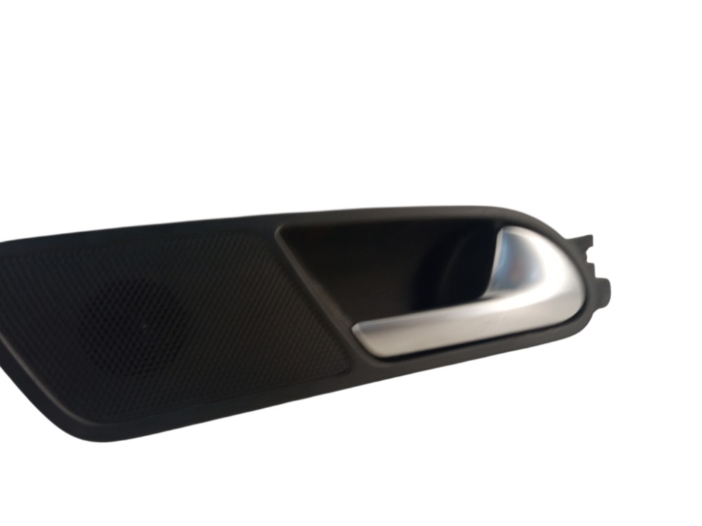 Maçaneta Interna Da Porta Direito Vw Tiguan/ Jetta  Preto Traseira