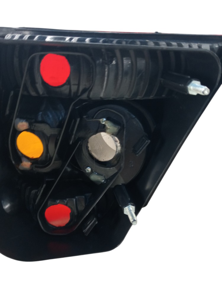 Lanterna Traseira Esquerda Fiat Siena 4