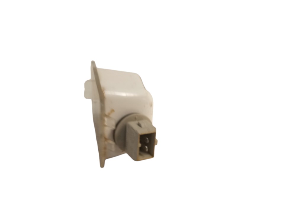 Luz De Placa Traseira Pajero Tr4/pajero Io 2