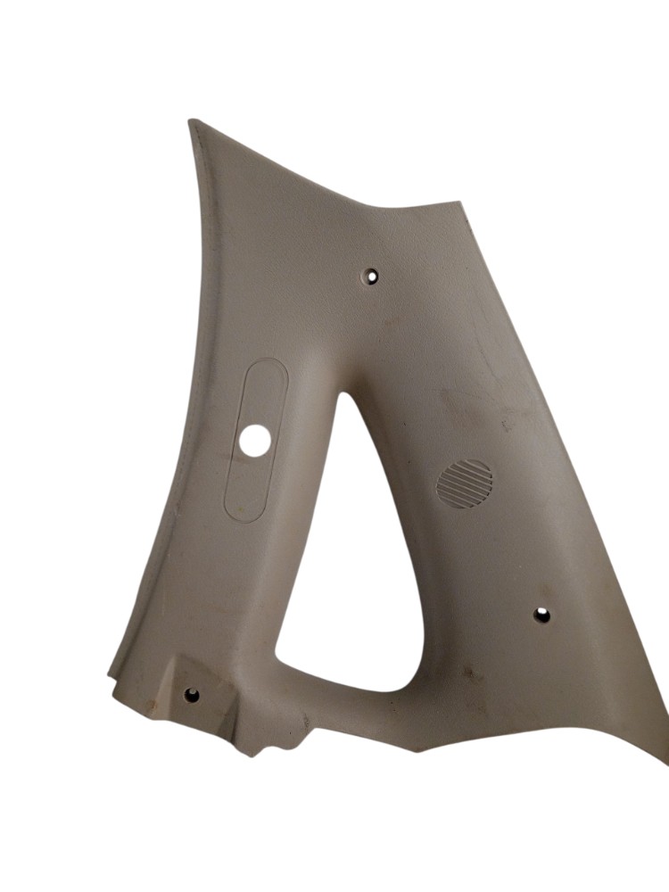 ACABAMENTO COLUNA TRASEIRO DIREITO GM CORSA CLASSIC 3