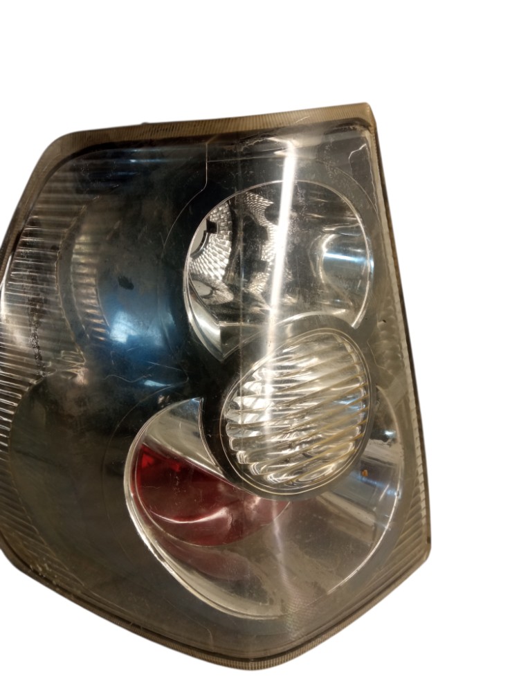 LANTERNA TRASEIRA ESQUERDA PAJERO TR4 2