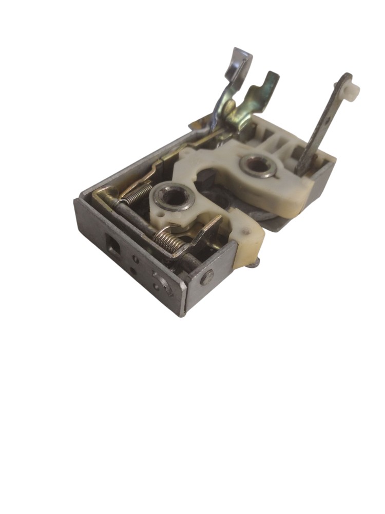 Fechadura Porta Traseira Direita Vw Santana/quantum