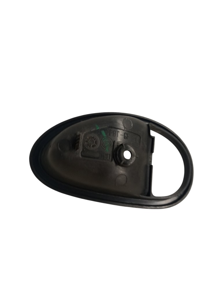 MOLDURA DA MAÇANETA LADO DIREITO FIAT SIENA 2010 4