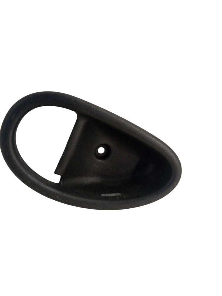 MOLDURA DA MAÇANETA INTERNA FIAT SIENA 2010