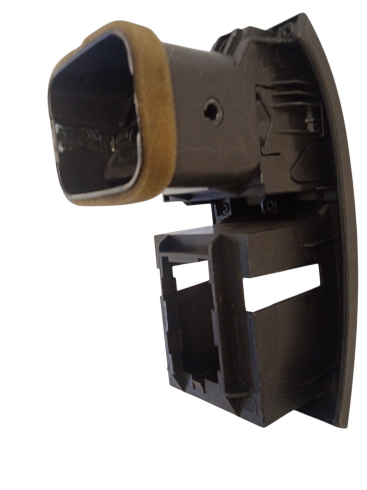 Moldura C/difusor De Ar Esquerdo Gm Astra 6
