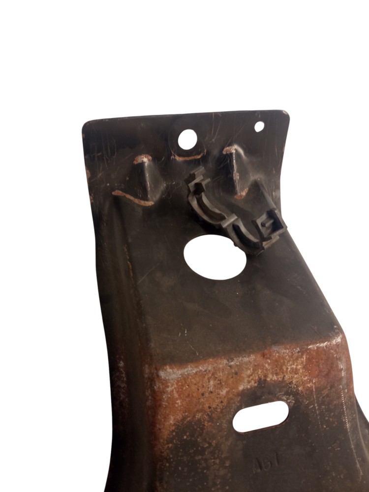 SUPORTE DO CAPO COM FECHADURA 2