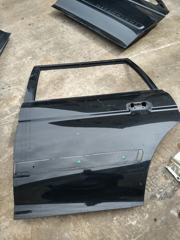 Porta Traseira Esq Pajeiro Sport 2004  Traseira