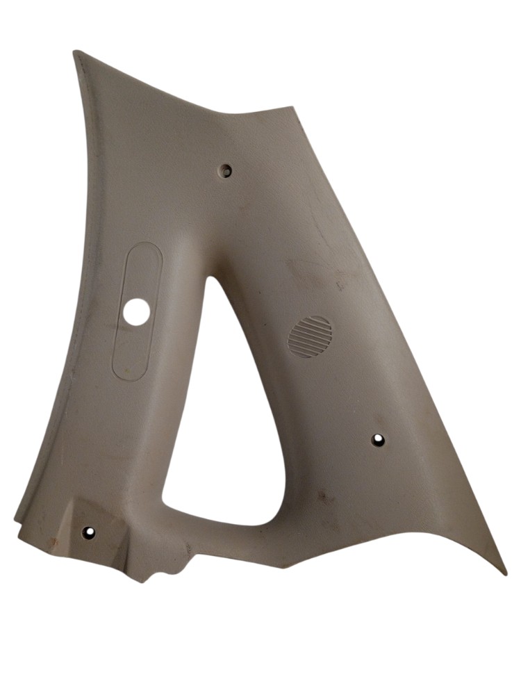 ACABAMENTO COLUNA TRASEIRO DIREITO GM CORSA CLASSIC 4