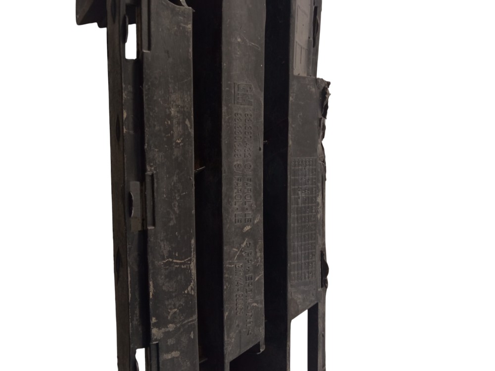 MOLDURA DO FAROL DE MILHA GM ASTRA 2003 5