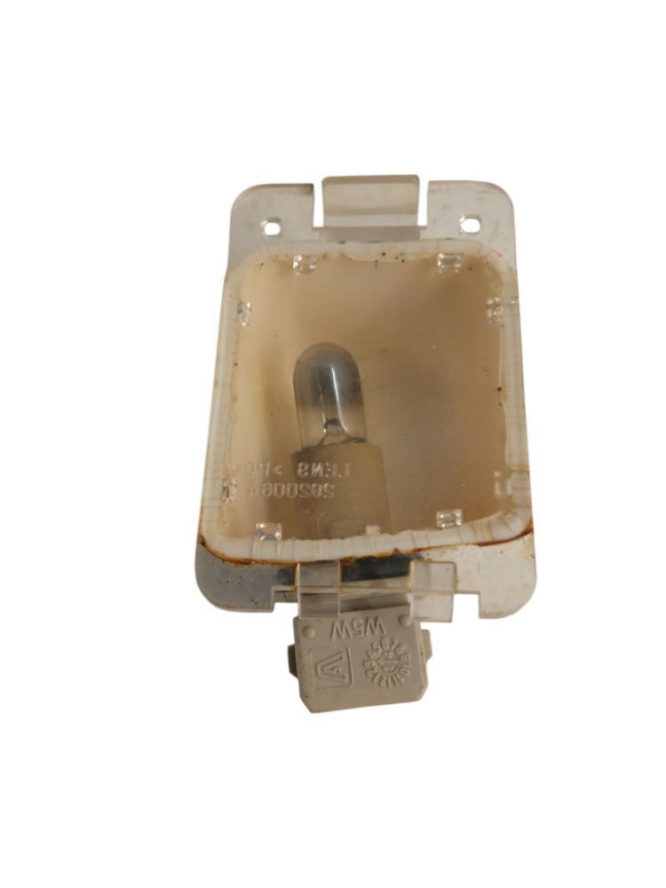 Luz De Placa Traseira Pajero Tr4/pajero Io 4