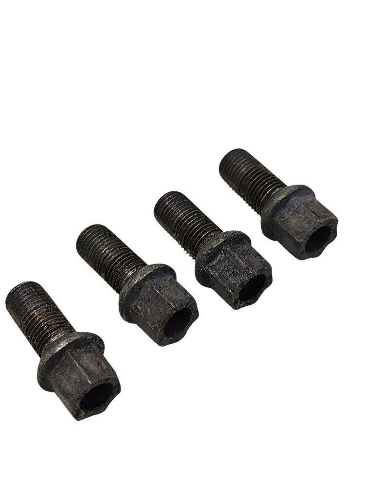 4 Parafusos Roda Fox 1.0 2014 7