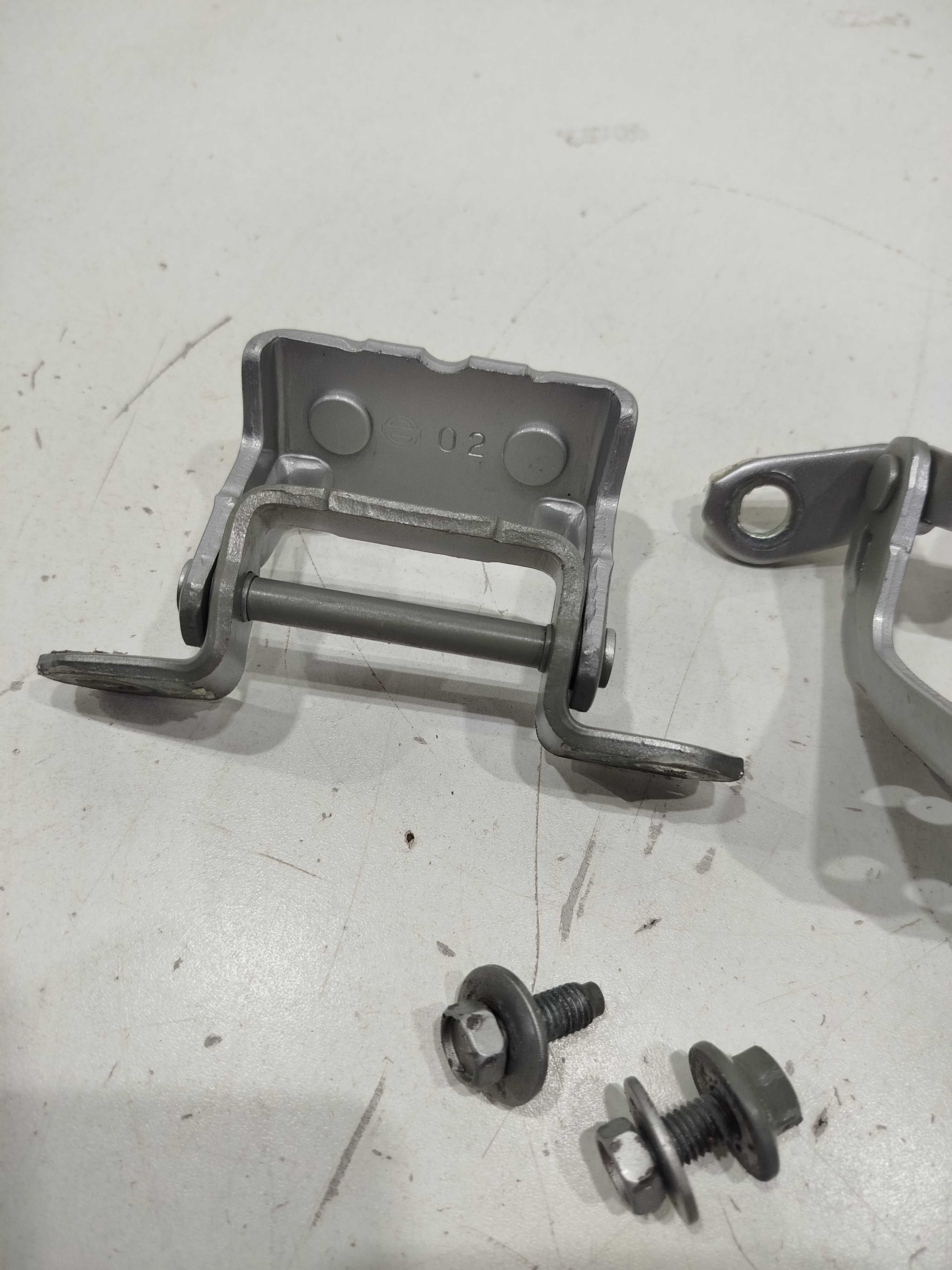 Par Dobradiças Tras Direita Nissan Versa V Drive 2020/21 1