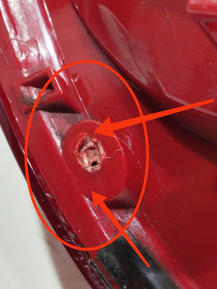 Lanterna Traseira Direita Fox 1.0 8v 2014 5z6945096 Detalhes 2
