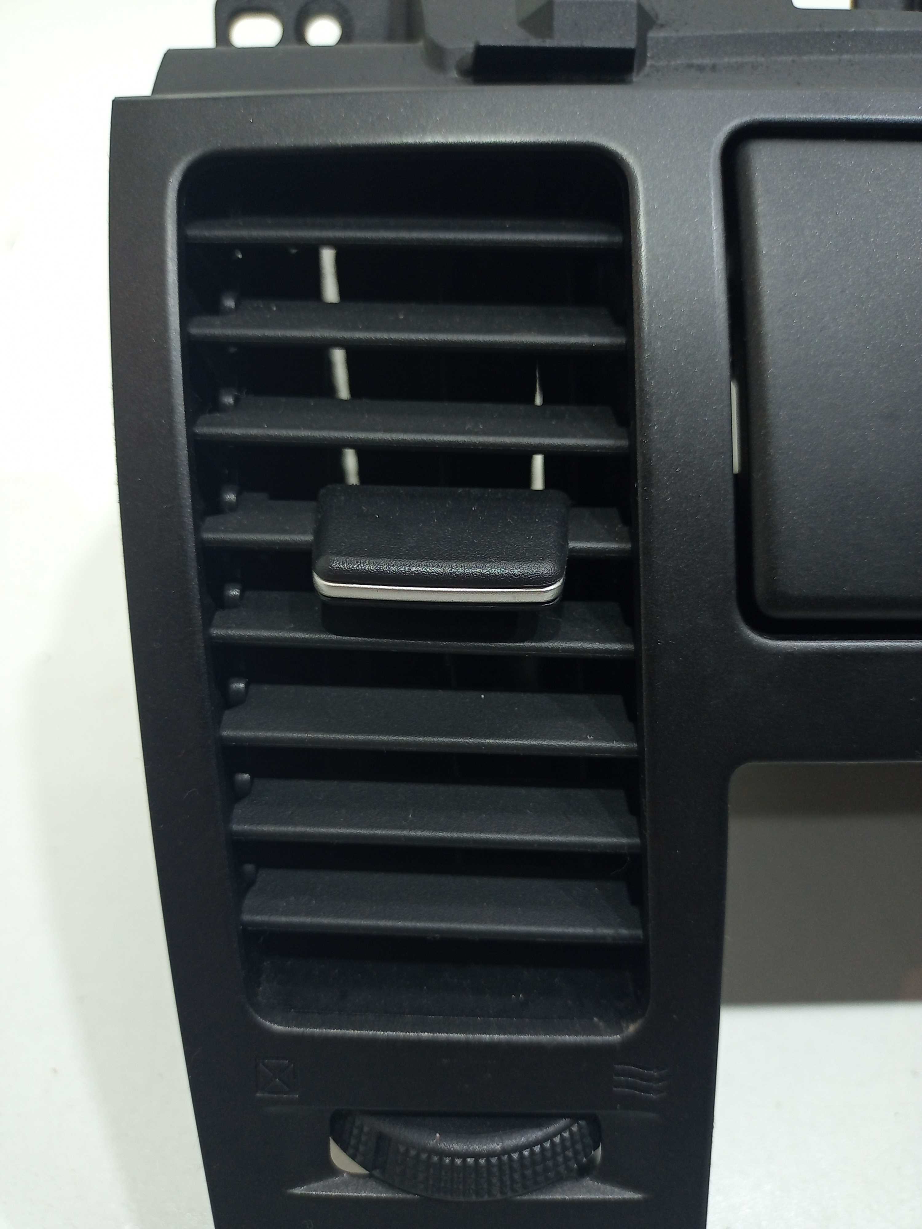 Moldura Painel Central C/difusor Nissan Tiida 2013 3