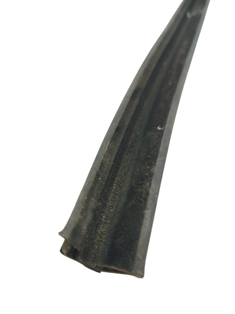 Borracha Canaleta Vidro Diant Esquerda Voyage 1.6 2018 Preto 4