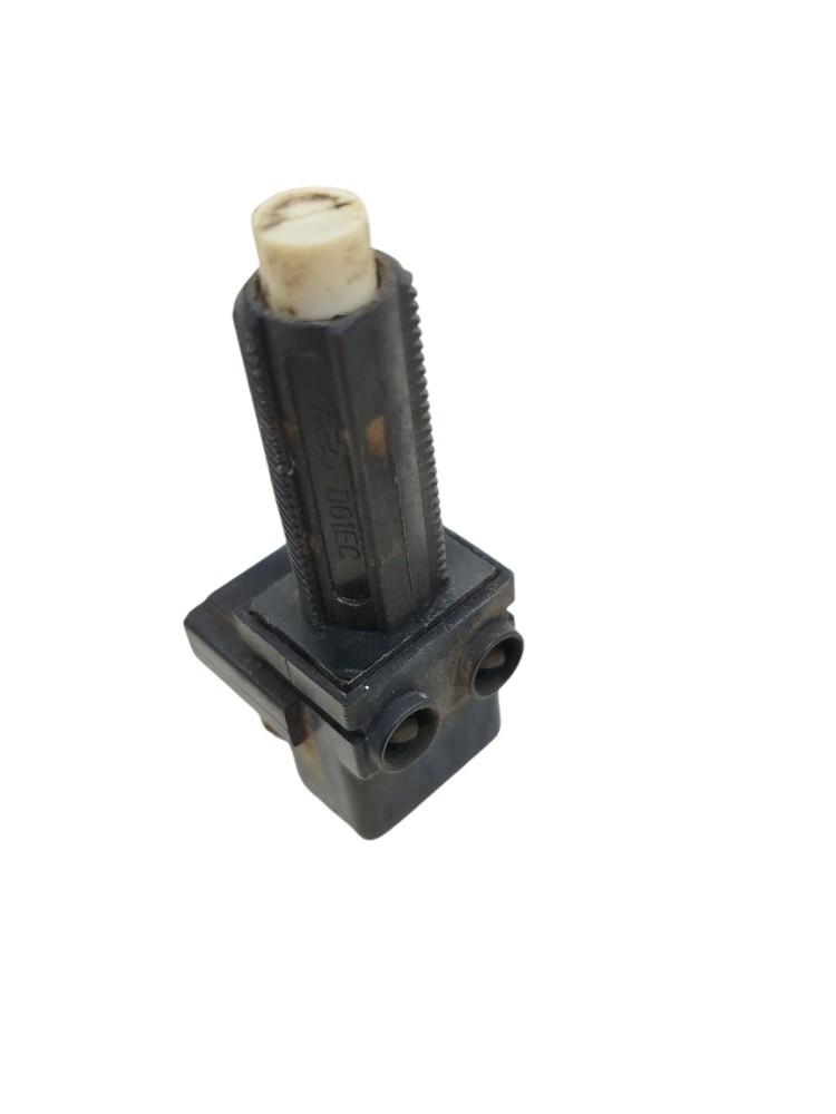 Interruptor Luz Freio Ford Courier 1.6 2003 3