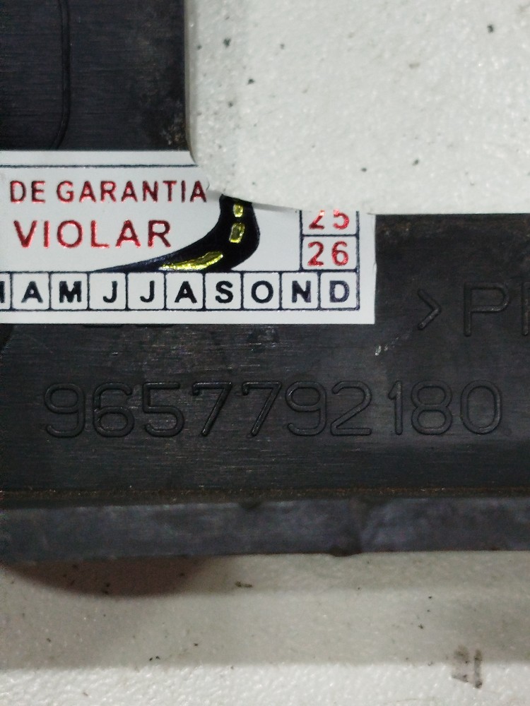 Capa Dobradiça Capo Direita C4 Picasso Glx 2.0 16v 2012 3