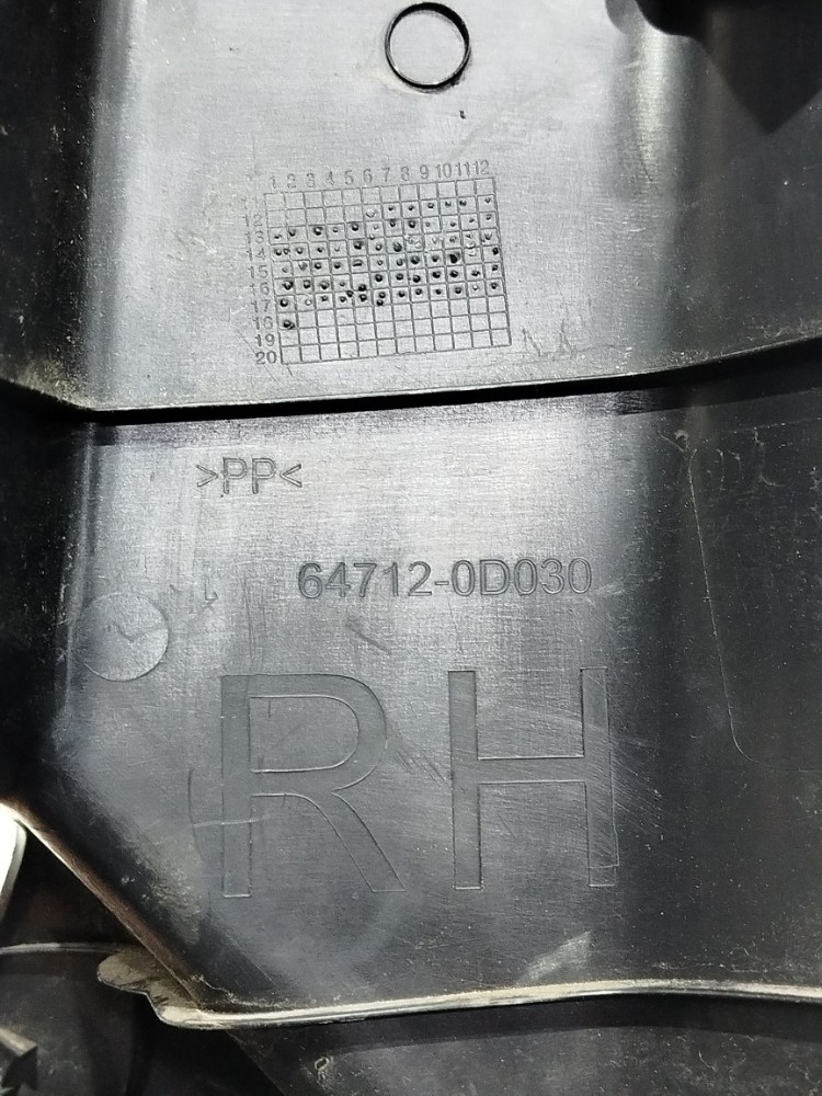Acabamento Banco Tras Direit Toyota Etios 2015 647120d030 3