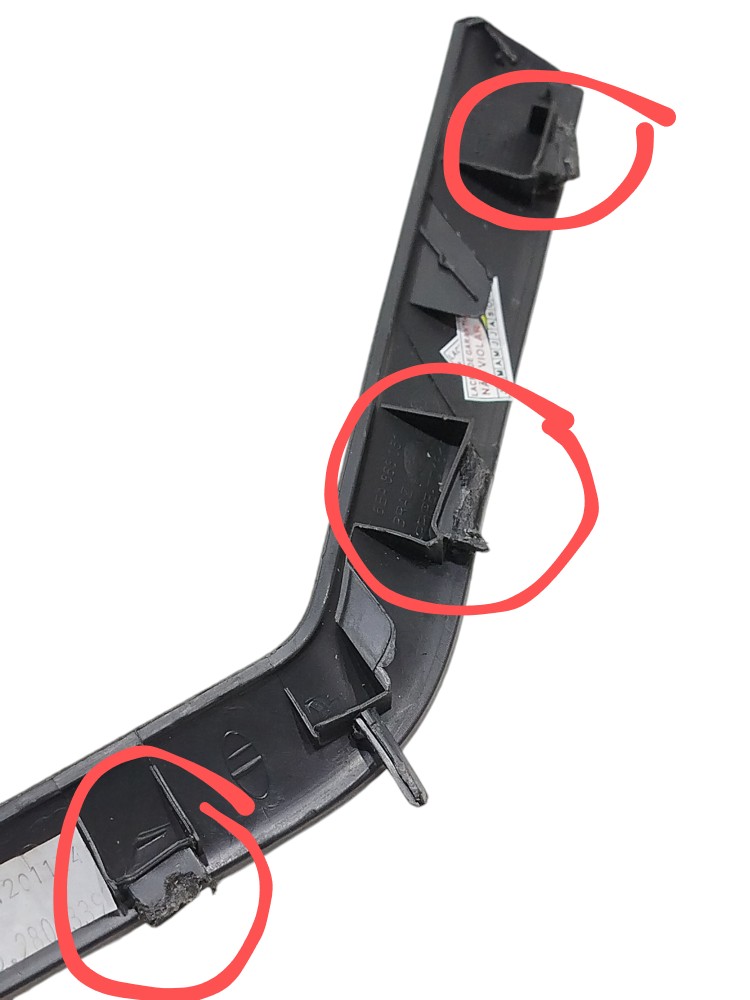 Acabamento Esquerdo Console Central Vw Polo 2021 Detalhe 2