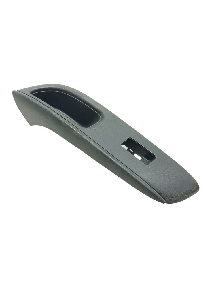 Moldura Botao Vidro Tras Esquerdo Nissan Versa 2012 1