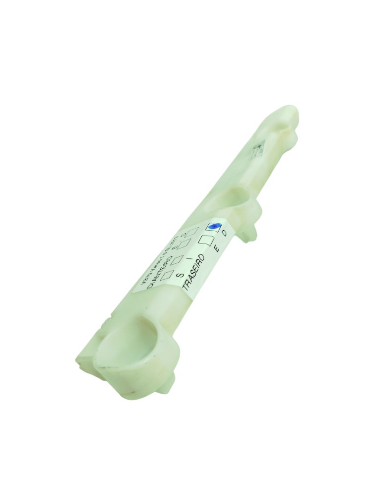 Guia Para-choque Tras Direito Nissan Versa 2013 2