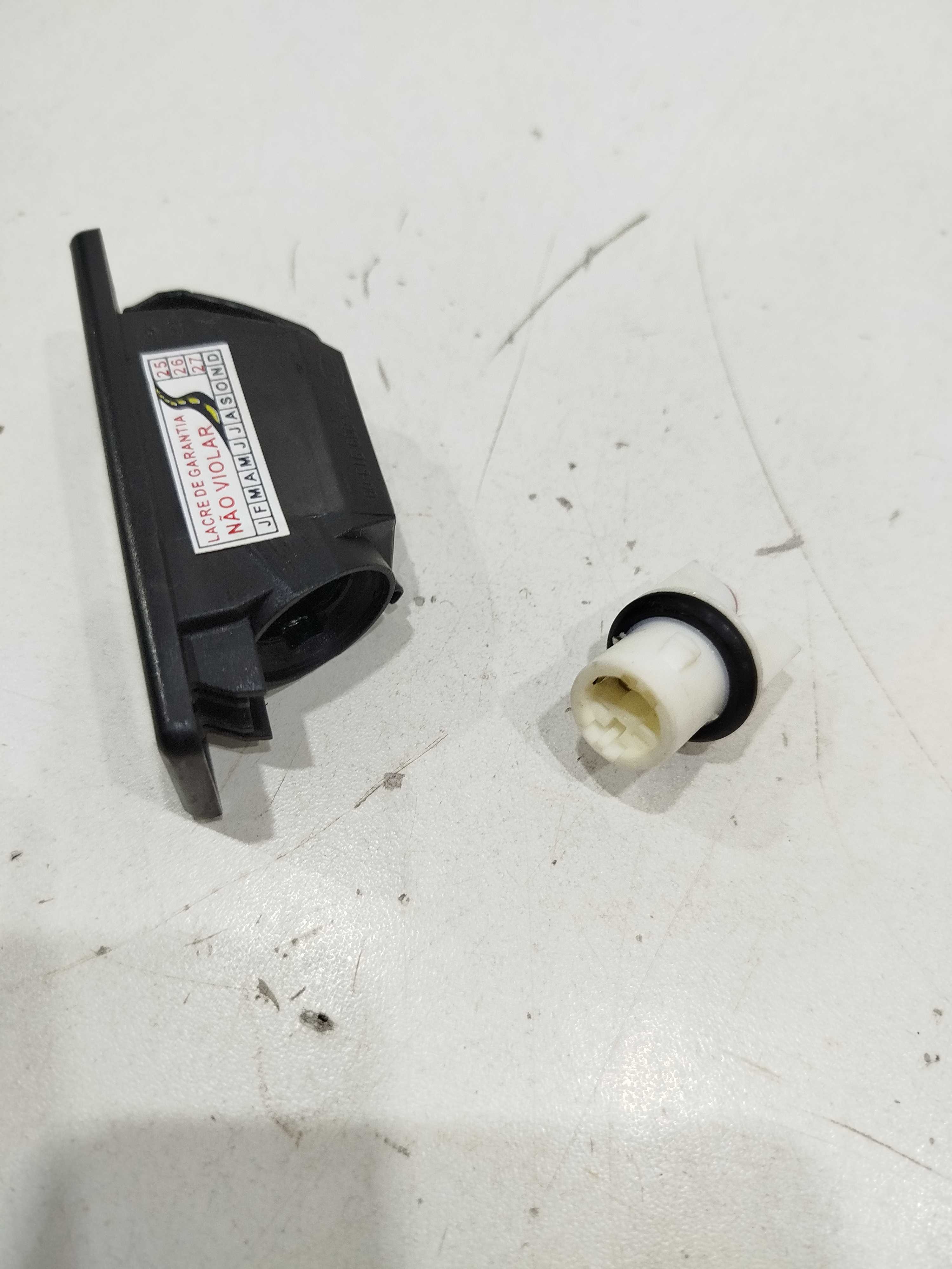 Luz Placa Nissan Versa V Drive 2020/21 Original 3