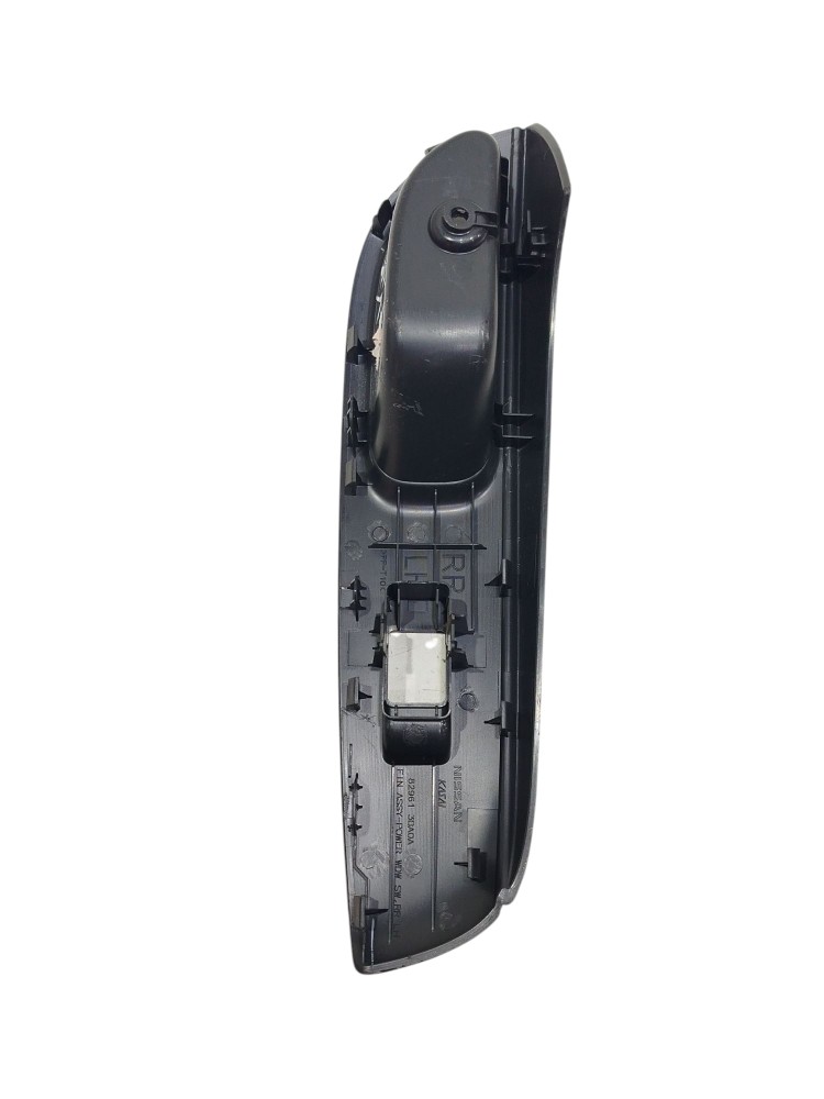 Moldura Botao Vidro Tras Esquerdo Nissan Versa 2012 5
