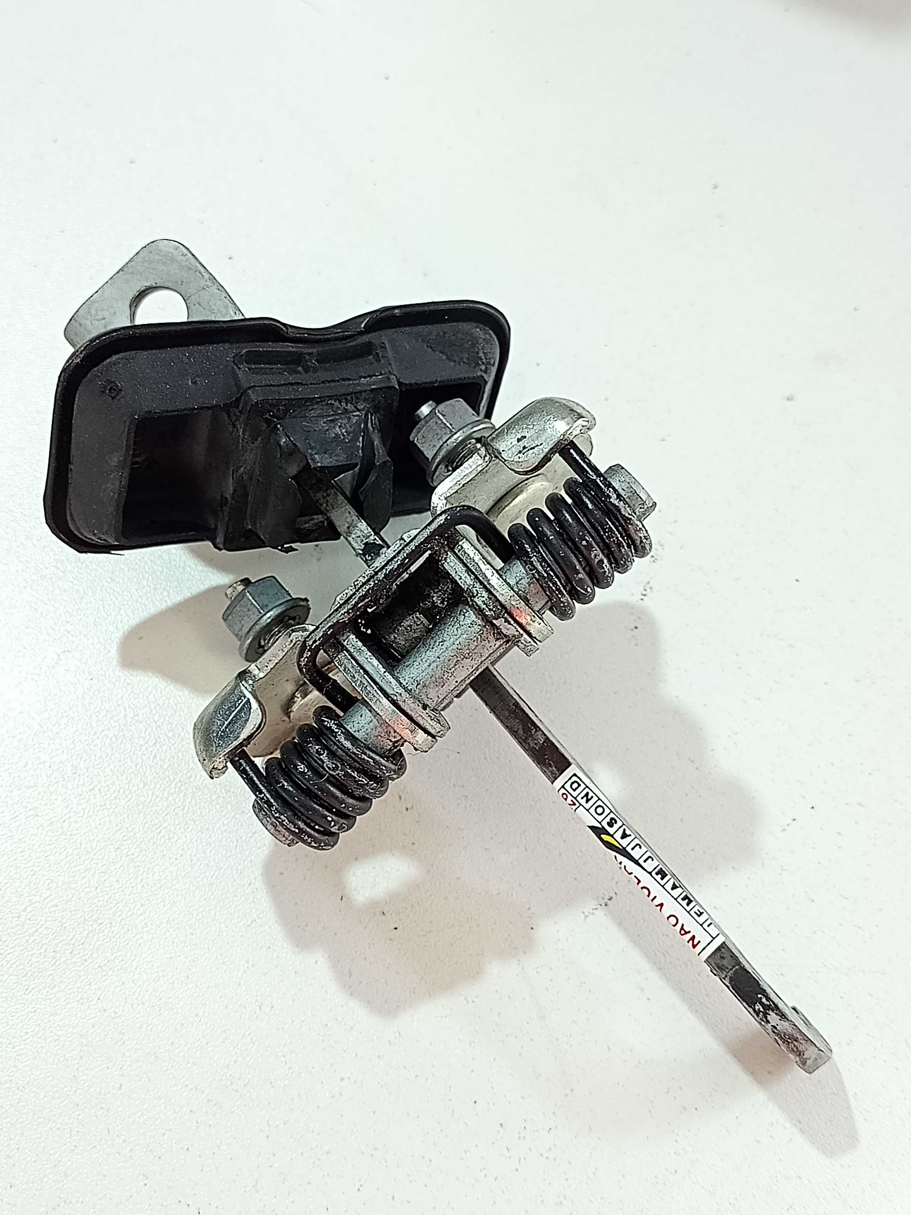Limitador Porta Dianteira Esquerda Sandero 2016 808949965r 2