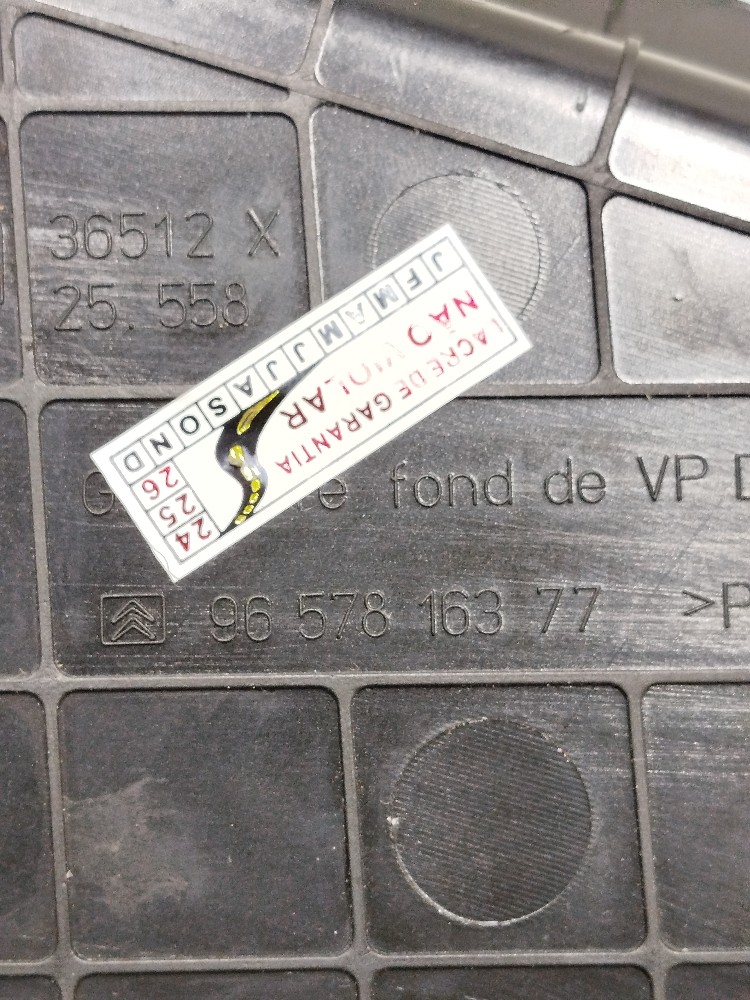 Borracha Porta Luvas Dianteira Direita C4 Picasso Glx 2012 4
