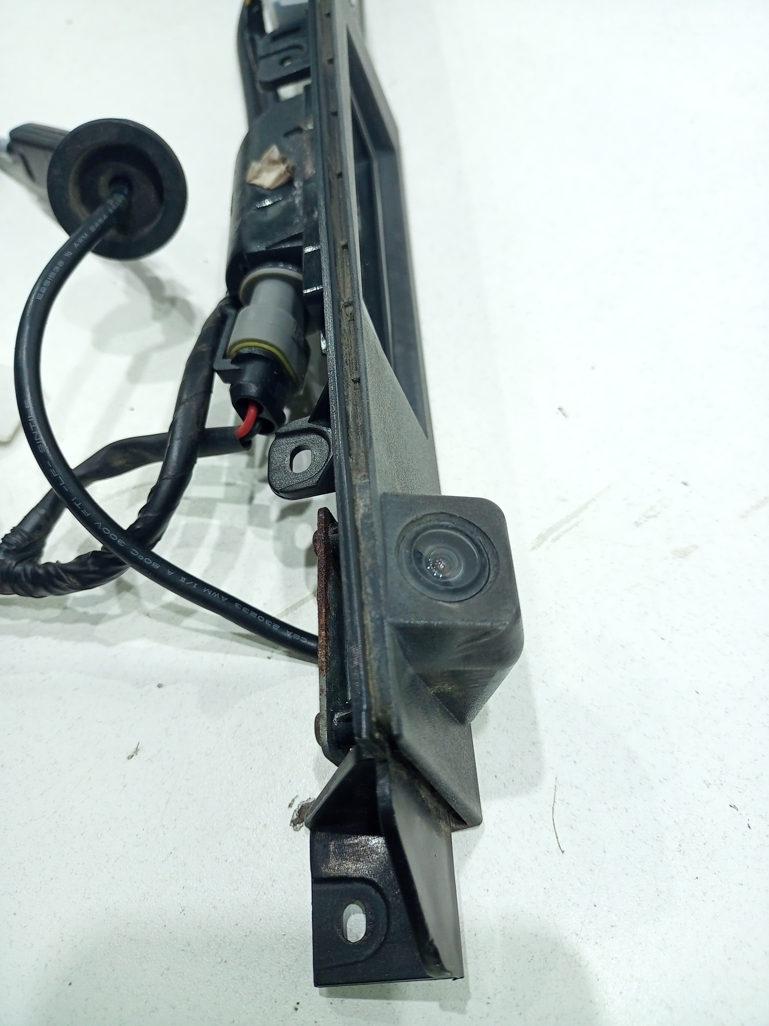 Friso Tampa Tras Com Camera E Luz Da Placa Jac T6 2016 4