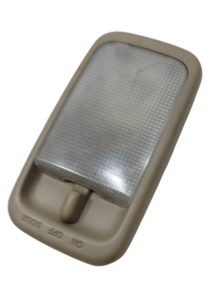 Lanterna Teto Central Hillux Sw4 2009 Detalhe 2
